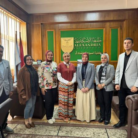 قامت لجنة من مركز القياس والتقويم والاختبارات الالكترونية بزيارة اللجان النظرية بكلية السياحة والفنادق